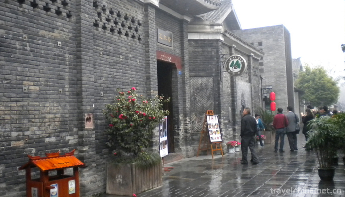 Kuan and Zhai Alley2