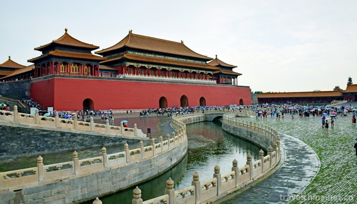 The Imperial Palace18