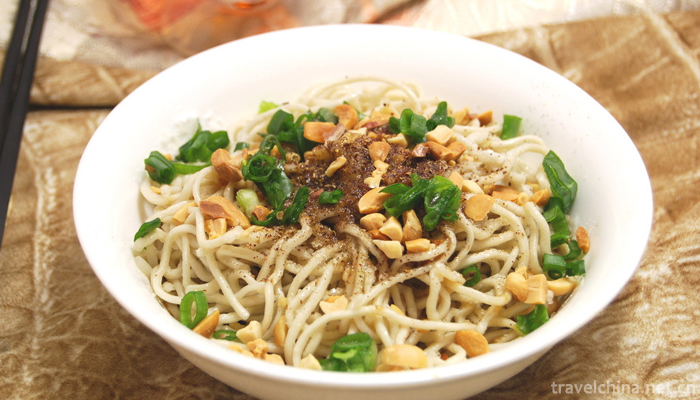Cold-Noodles-with-Sesame-Sauce-3