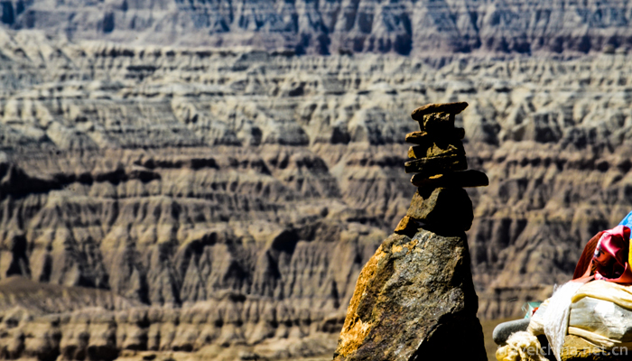 Zanda-Tulin-National-Geological-Park-11