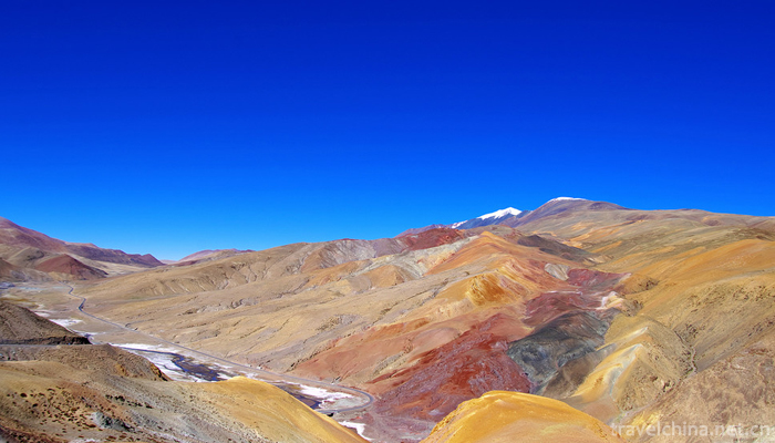 Zanda-Tulin-National-Geological-Park-1