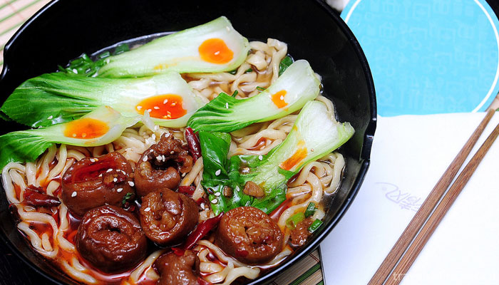 Pork-intestine-Noodles1
