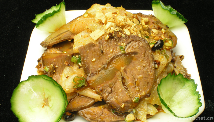 Sliced-beef-and-ox-organs-in-chili-sauce-17