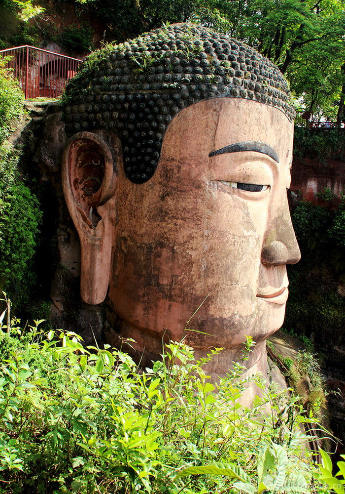 Leshan-Giant-Buddha-8