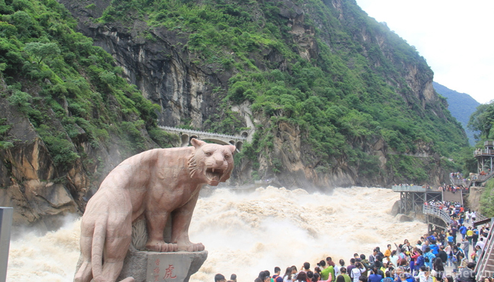 Tiger-Leaping-Gorge-2