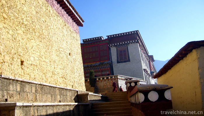 Songdan-Songzanlin-Temple-4