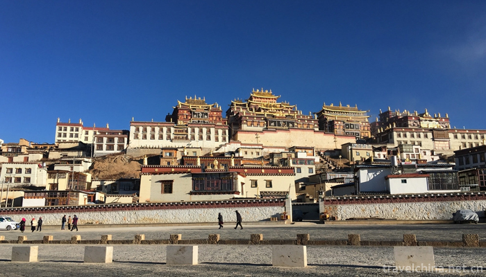 Songdan-Songzanlin-Temple-8