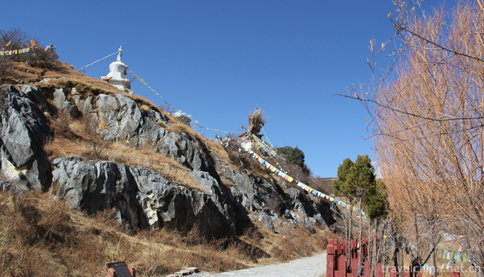 Songdan-Songzanlin-Temple-11
