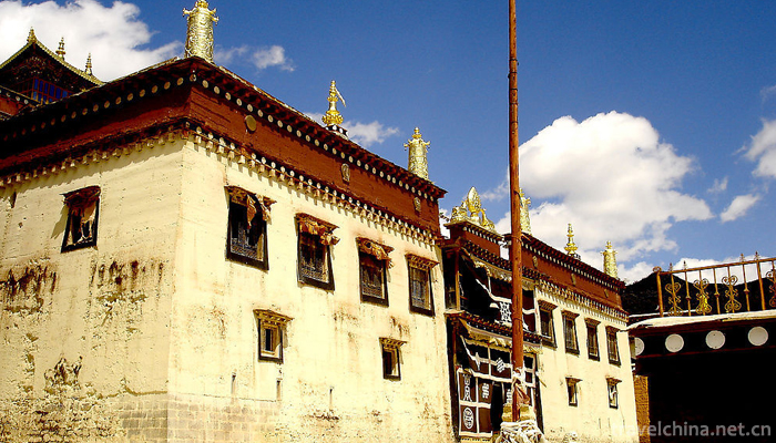Songdan-Songzanlin-Temple-17