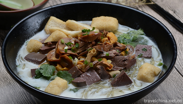 Duck-blood-soup-with-vermicelli-2