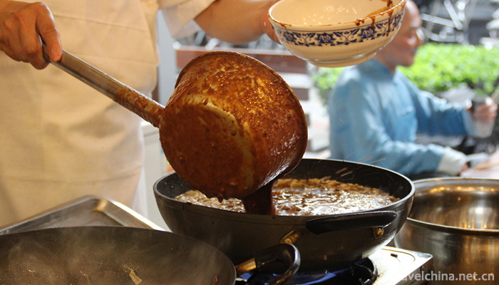 Noodles-with-Soy-Bean-Paste,Beijing-Style-2