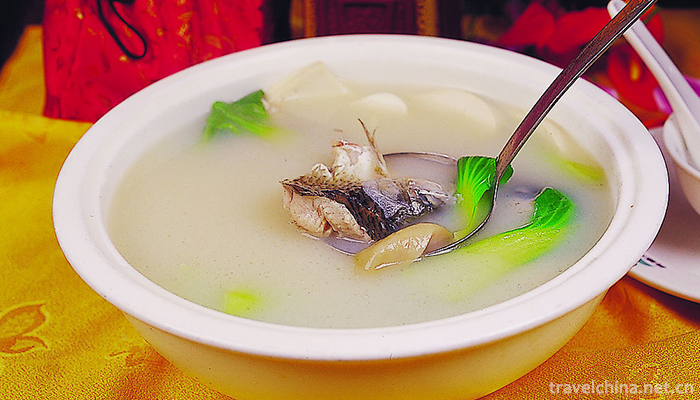 Crucian-carp-tofu-soup-1