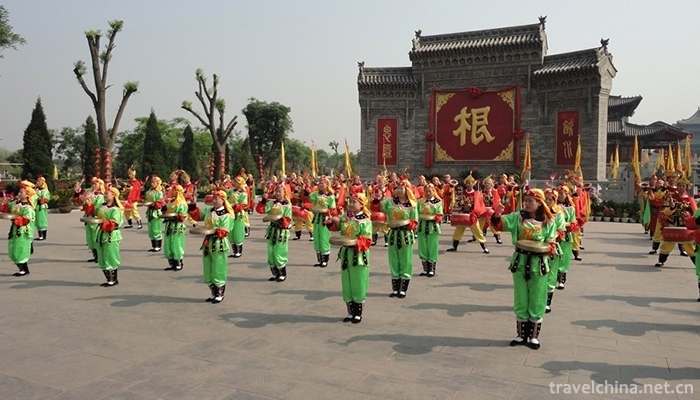 Hongtong-Dahuaishu-Ancestor-Memorial-Garden-4