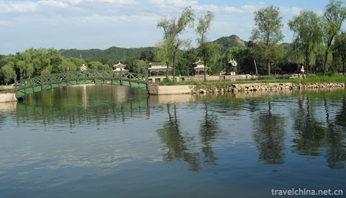 Chengde-Summer-Resort-and-its-surrounding-Temple-scenic-spot-8