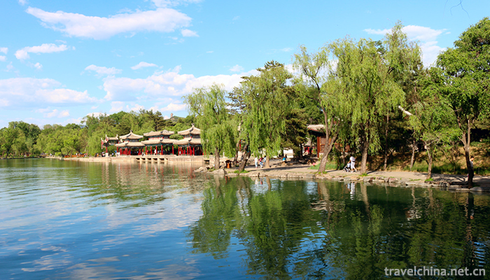 Chengde-Summer-Resort-and-its-surrounding-Temple-scenic-spot-13