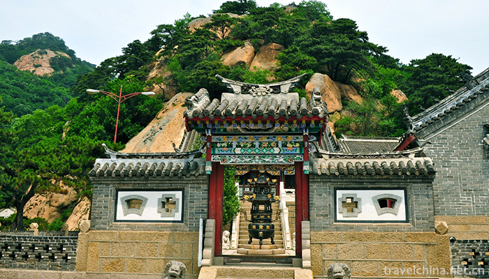 Mount-QianÃ¯Â¼Å’Qianshan-Mountain-3