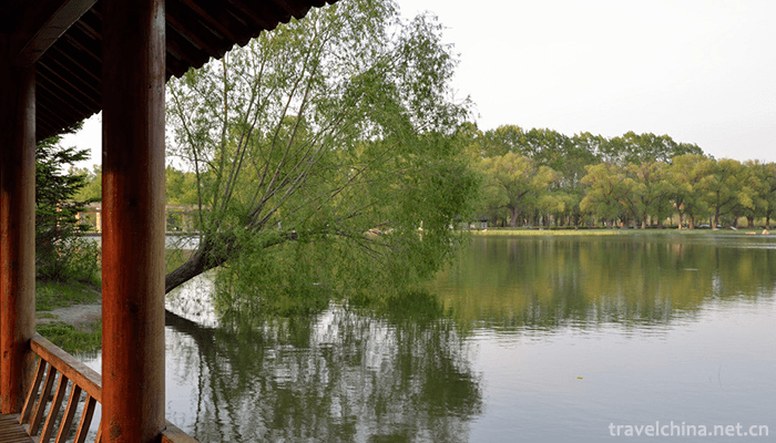 Jingyuetan-National-Scenic-Area-4