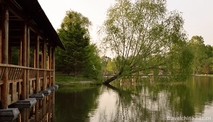 Jingyuetan-National-Scenic-Area-3