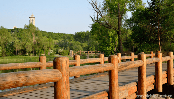 Jingyuetan-National-Scenic-Area-2