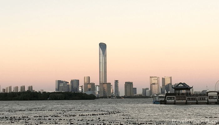 Jinji-Lake-5