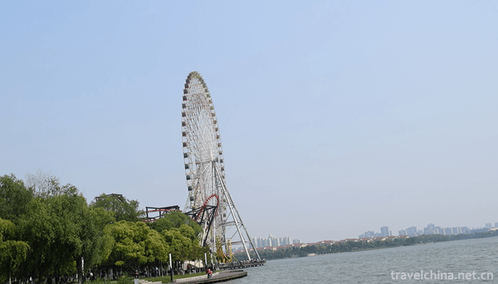 Jinji-Lake-10