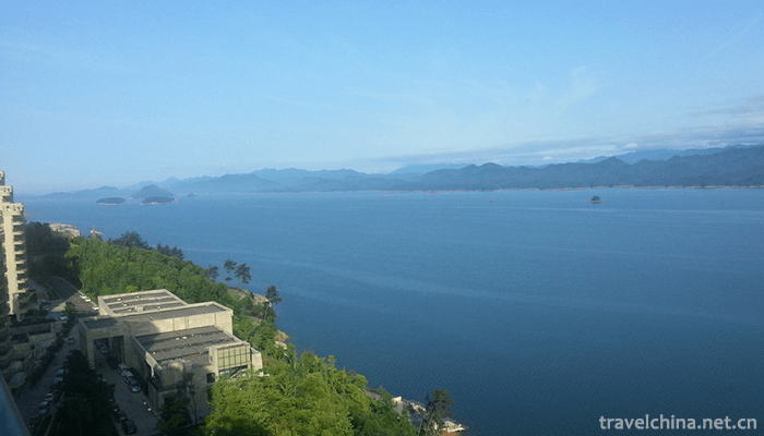Thousand-Islet-Lake-Qiandaohu-Scenic-Area-2