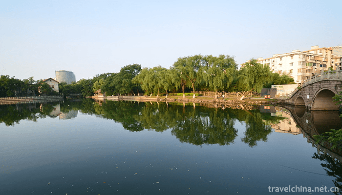 Tianyi-Pavilion-and-Yuehu-Lake-Scenic-Area-3