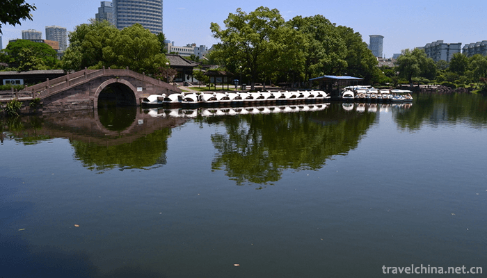 Tianyi-Pavilion-and-Yuehu-Lake-Scenic-Area-4