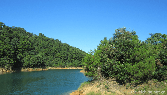 Thousand-Islet-Lake-Qiandaohu-Scenic-Area-9