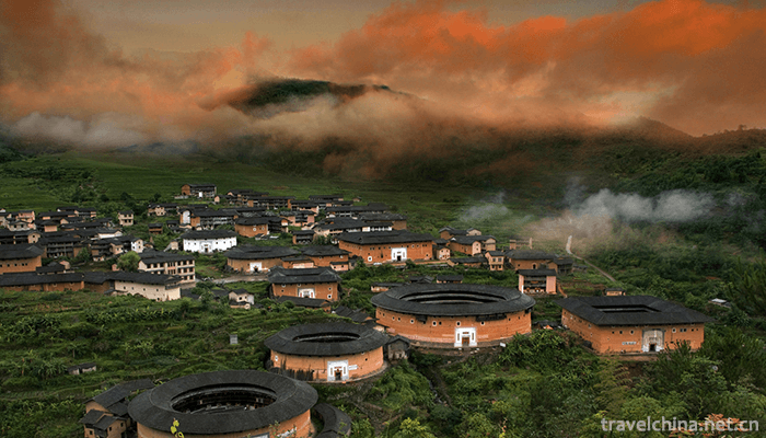 Fujian-earth-building-1