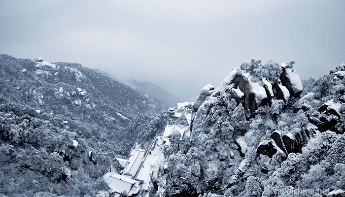Mount-Jiuhua-Scenic-Area-1