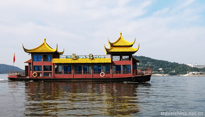 Wan-fo-Lake-Scenic-Area-9