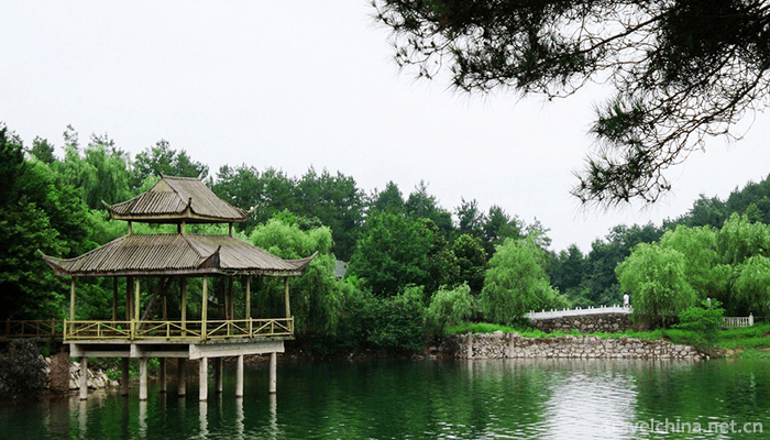 Wan-fo-Lake-Scenic-Area-10
