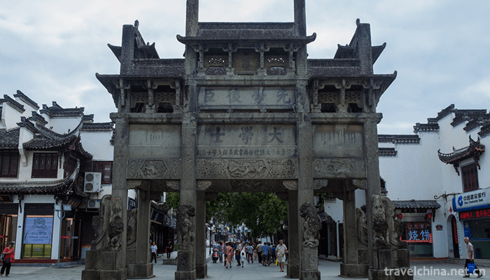 Ancient-Huizhou-Cultural-Tourism-Zone-11