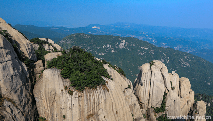 Taimu-Mountains-3