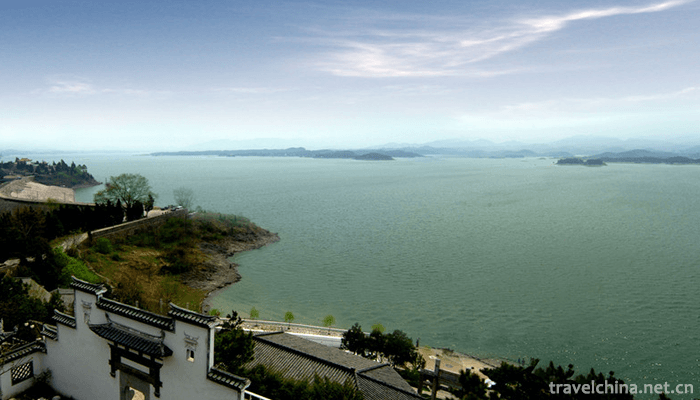 Wan-fo-Lake-Scenic-Area-1