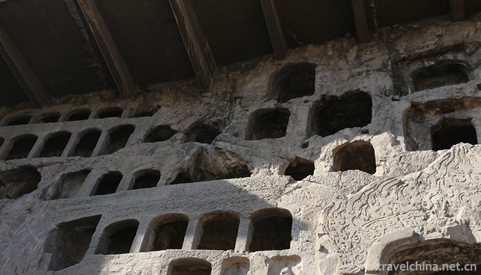 Longmen-Grottoes-Scenic-Area-13