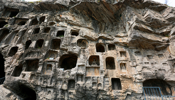 Longmen-Grottoes-Scenic-Area-4