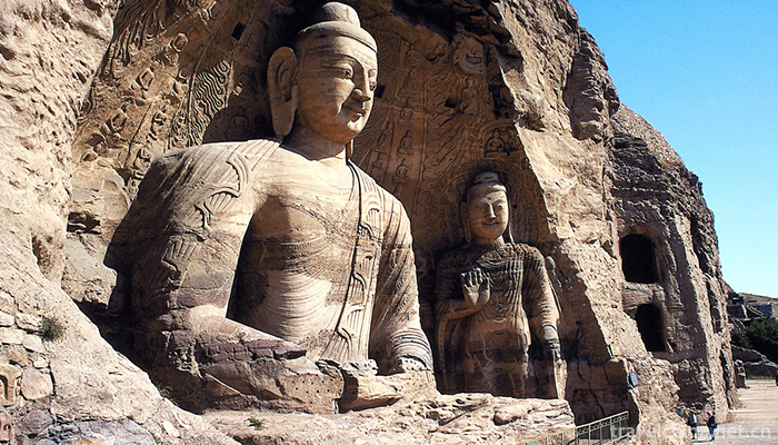 Longmen-Grottoes-Scenic-Area-1