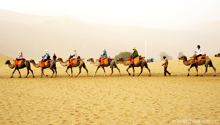 Mingsha-Mountain-Crescent-Spring-Scenic-Area-11
