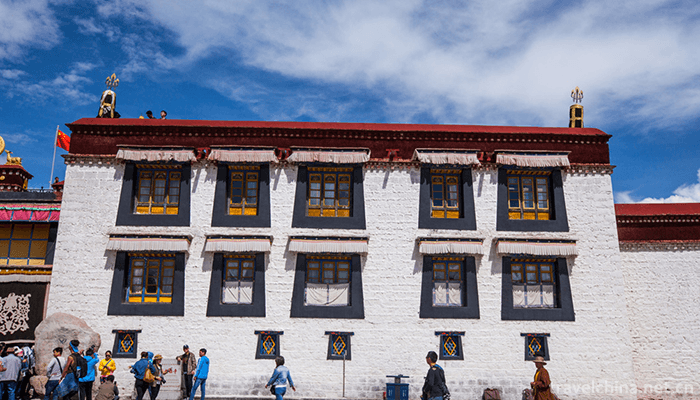 Dazhao-Temple-Scenic-Area-in-Lhasa-3