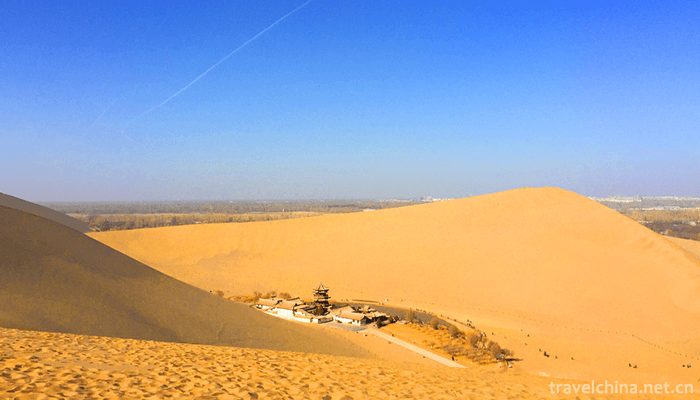 Mingsha-Mountain-Crescent-Spring-Scenic-Area-9