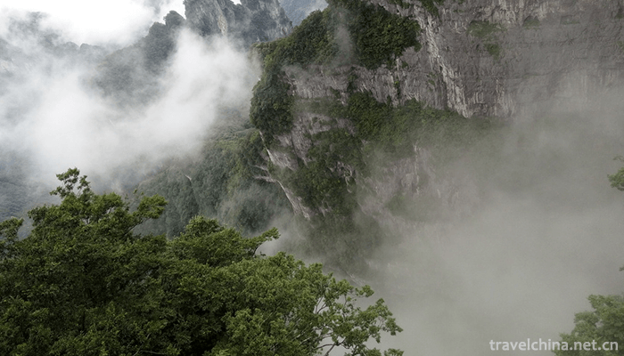 Tianmenshan-Mountain-tourist-area-14