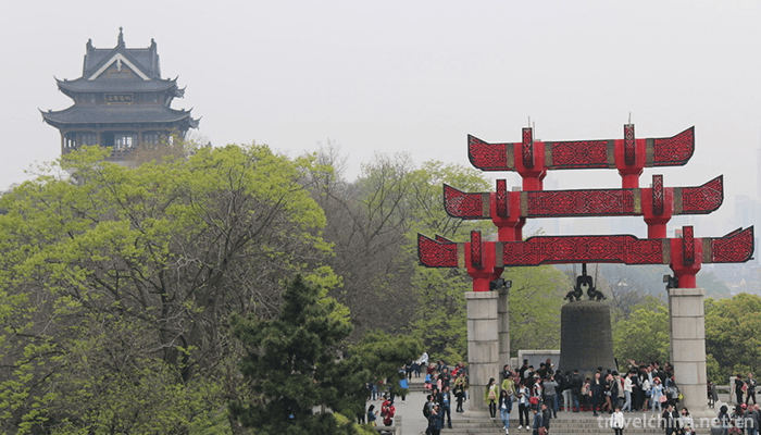 Huanghelou-Park,-Wuhan-5