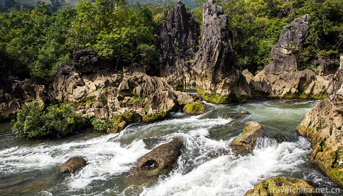 Huangguoshu-Waterfalls-Scenic-Area-5
