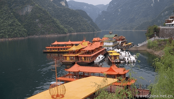 Qingjiang-Gallery-Scenic-Area-8