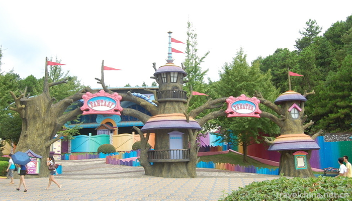 Guilin-Happy-Land-Theme-Park-12