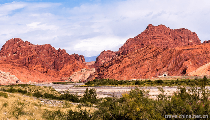 Tianshan-Grand-Canyon-Scenic-Area,-Urumqi-1