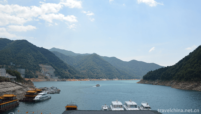Dongjiang-Lake-Tourist-Area,-Coconut-City-3