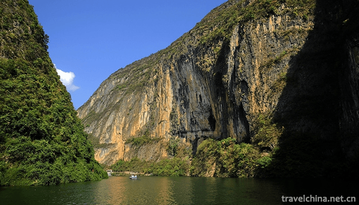 Wushan-small-Three-Gorges-5